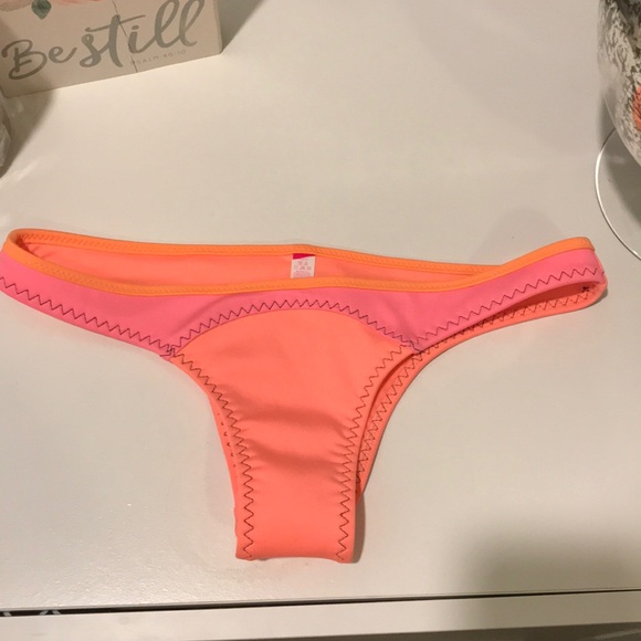 Victoria Secret bikini bottom XS - Picture 2 of 4